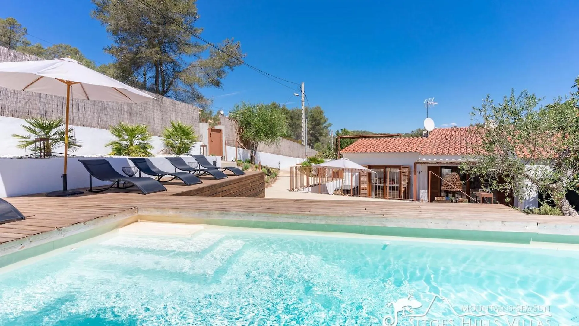Villa Falco Is A Beautiful Single Storey Holiday Villa With Private Pool Canyelles  0*, Canyelles (Catalonia) Spain