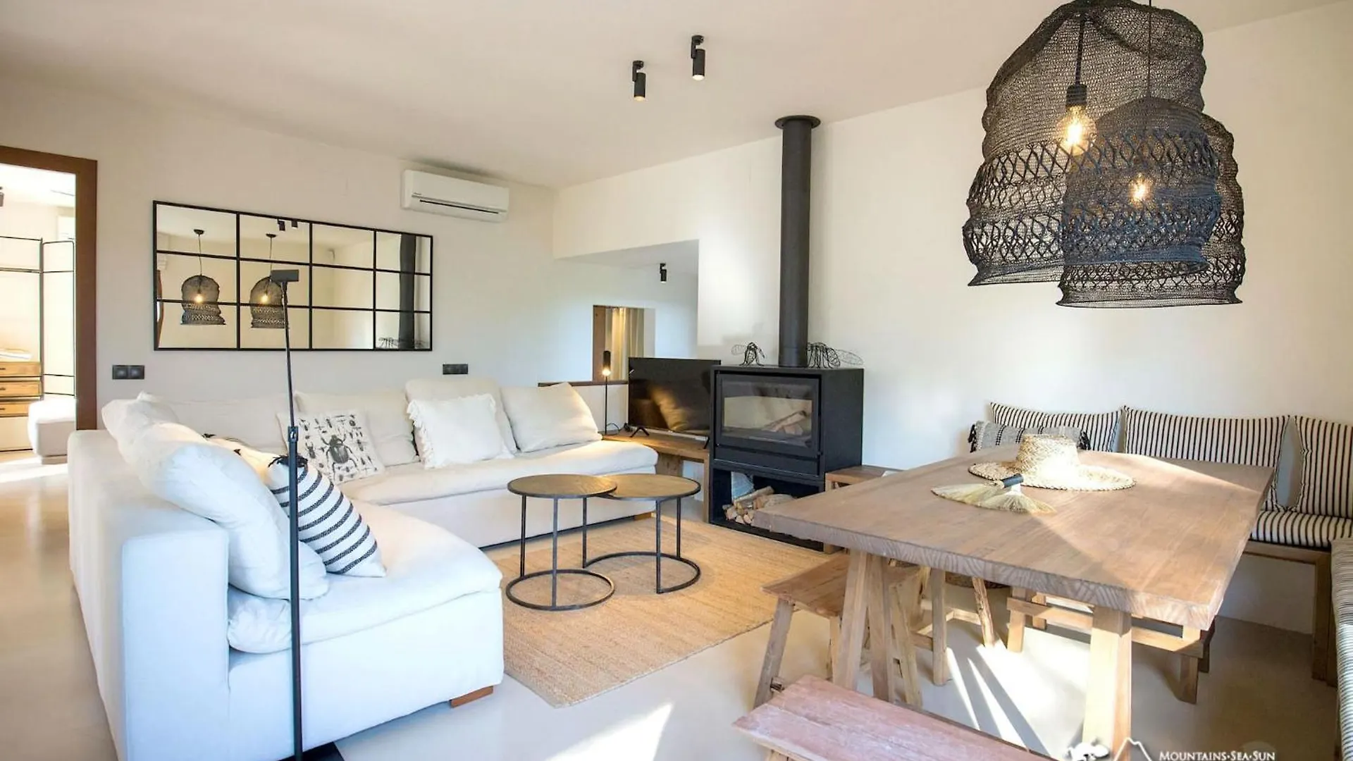Villa Falco Is A Beautiful Single Storey Holiday Villa With Private Pool Canyelles  0*, Canyelles (Catalonia) Španělsko