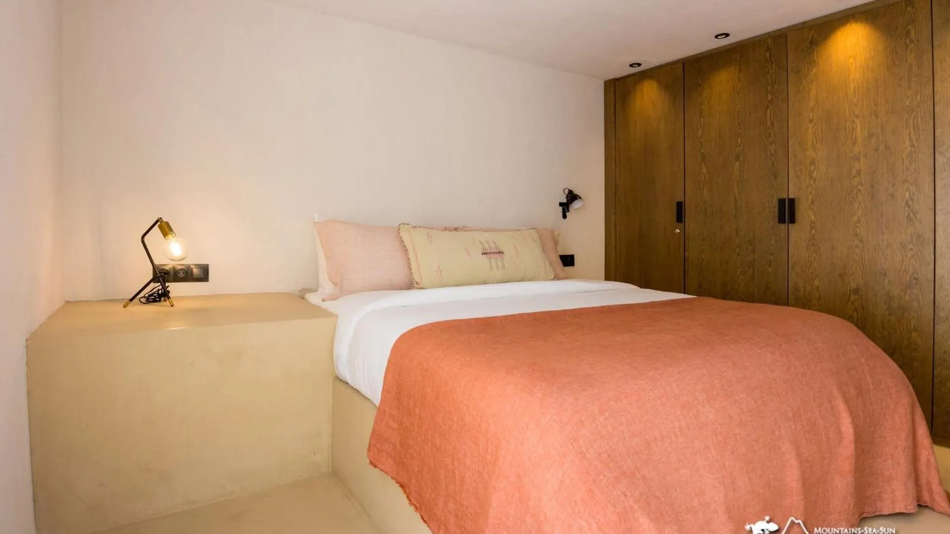 Villa Falco Is A Beautiful Single Storey Holiday Villa With Private Pool Canyelles  0*, Canyelles (Catalonia)