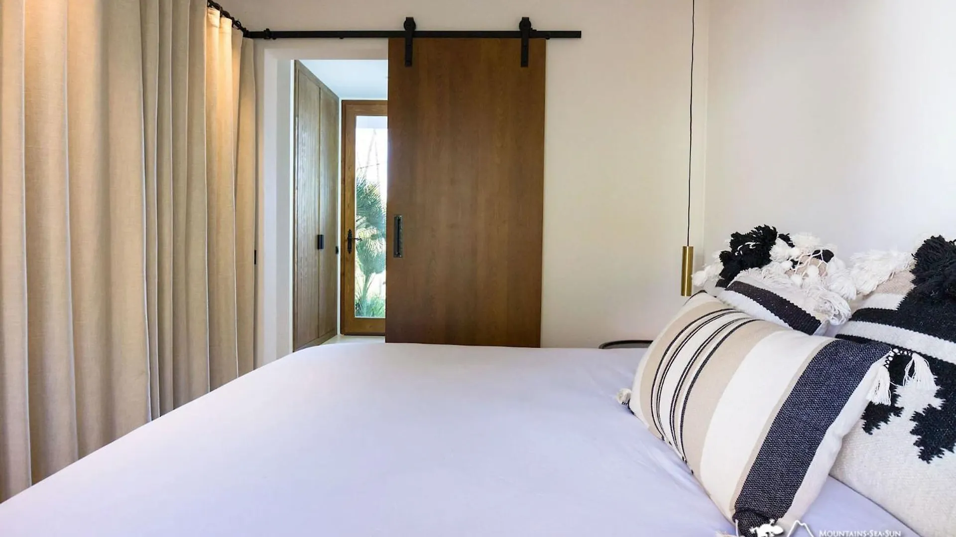 Villa Falco Is A Beautiful Single Storey Holiday Villa With Private Pool Canyelles  0*, Canyelles (Catalonia) Španělsko